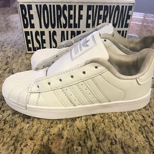 Adidas Original Superstar 🌟 Sneakers Sz 8